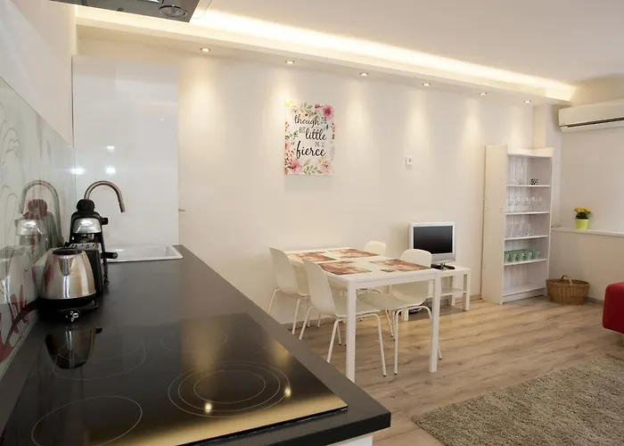 Ilona 2 Bedrooms In The Center